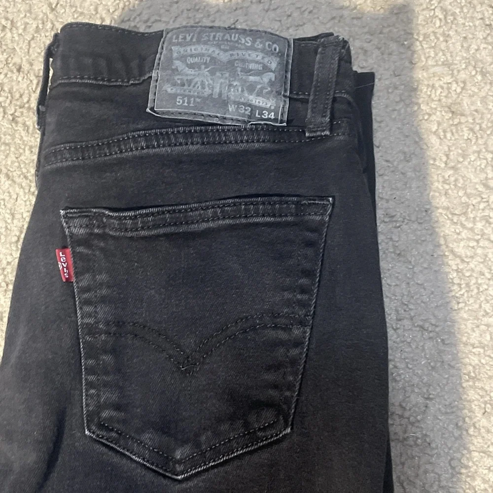 Levi's Mens 511 Slim Fit Jeans  Faded Black Denim  Size 32x34  Cotton Stretch